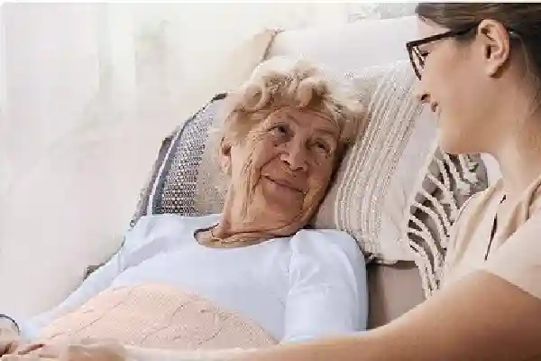 اهمیت مراقبت از سالمندان در منزل