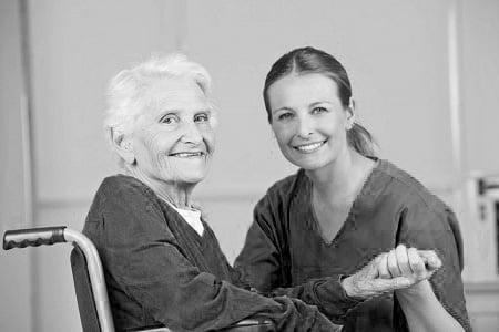 مزایای شرکت پرستاری زندگی برتر در نگهداری از سالمندان در منزل
