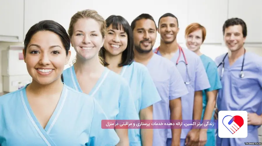 کمک پرستار کیست؟ صفر تا صد وظایف، مهارت‌ها، دوره‌ها و بازار کار کمک‌ پرستاری